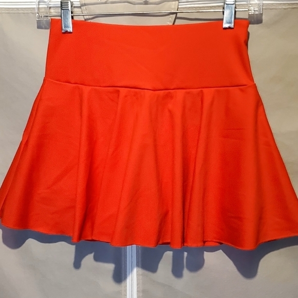 HALARA Red 2 in 1 Skort Shorts Flare Pockets XS NWT - Picture 4 of 9